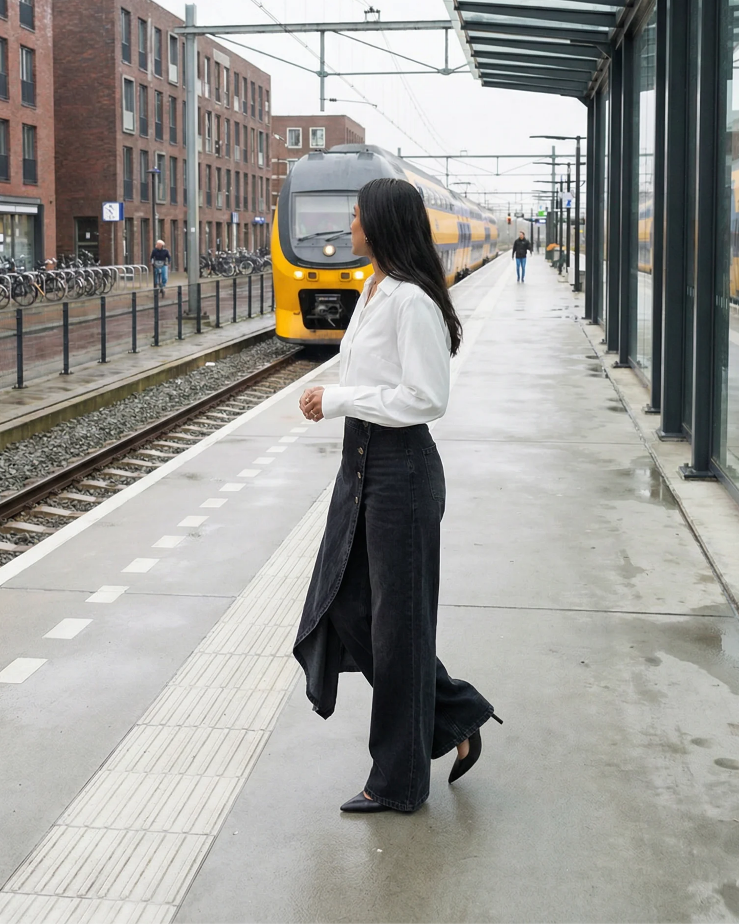 Spodnie jeansowe z wiązaniem