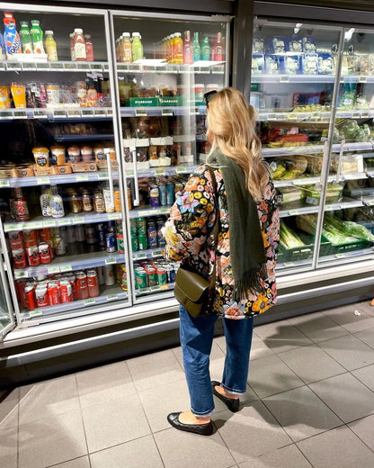 Kary - Kurtka podszyta z kwiatowym nadrukiem dla kobiet