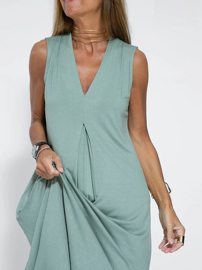 Sukienka maxi bez rękawów z dekoltem w serek z rozcięciem